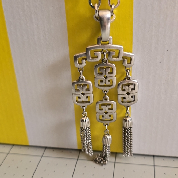 Trifari signed Tassel statement necklace - Picture 2 of 11